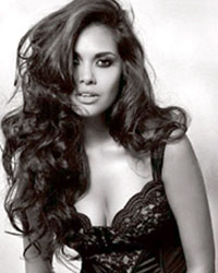 Esha Gupta